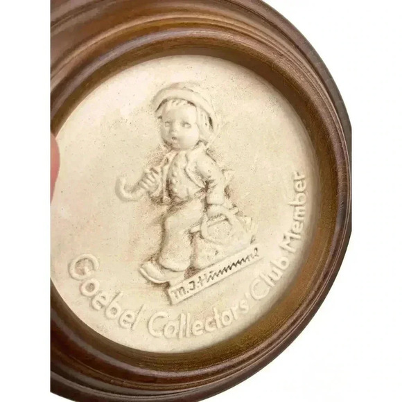 VTG 1976 Goebel Hummel Bisque Plate Framed Collectors Club Member W. Germany - Picture 7 of 12